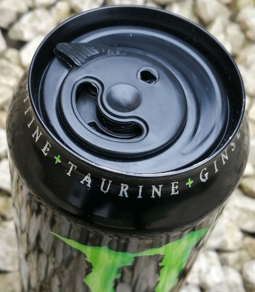 Aluminium drink can with plastic closure